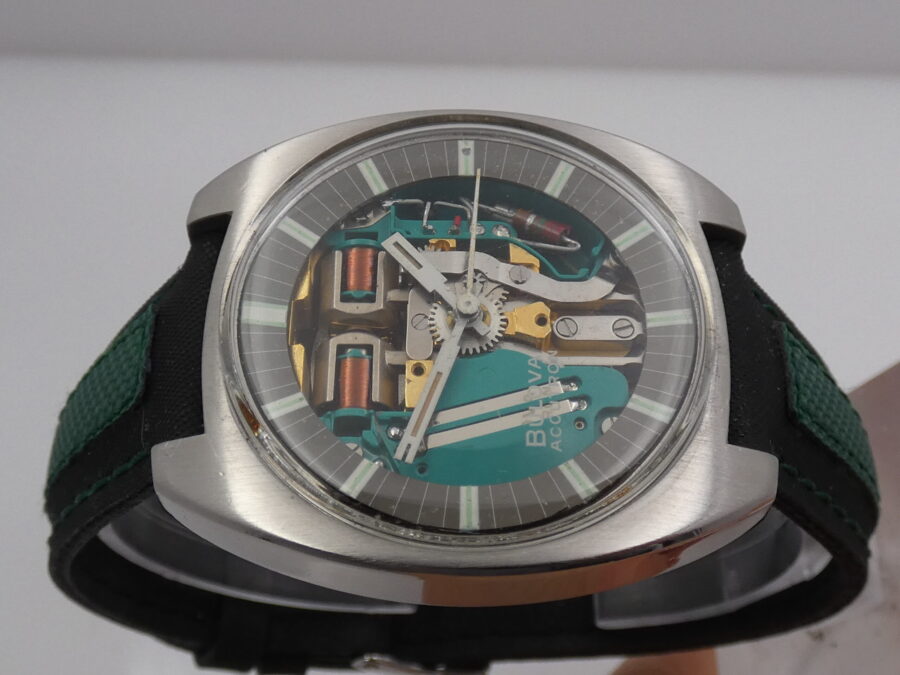 Bulova Accutron Spaceview Tonneau M9 38 mm Acciaio ANNI '70