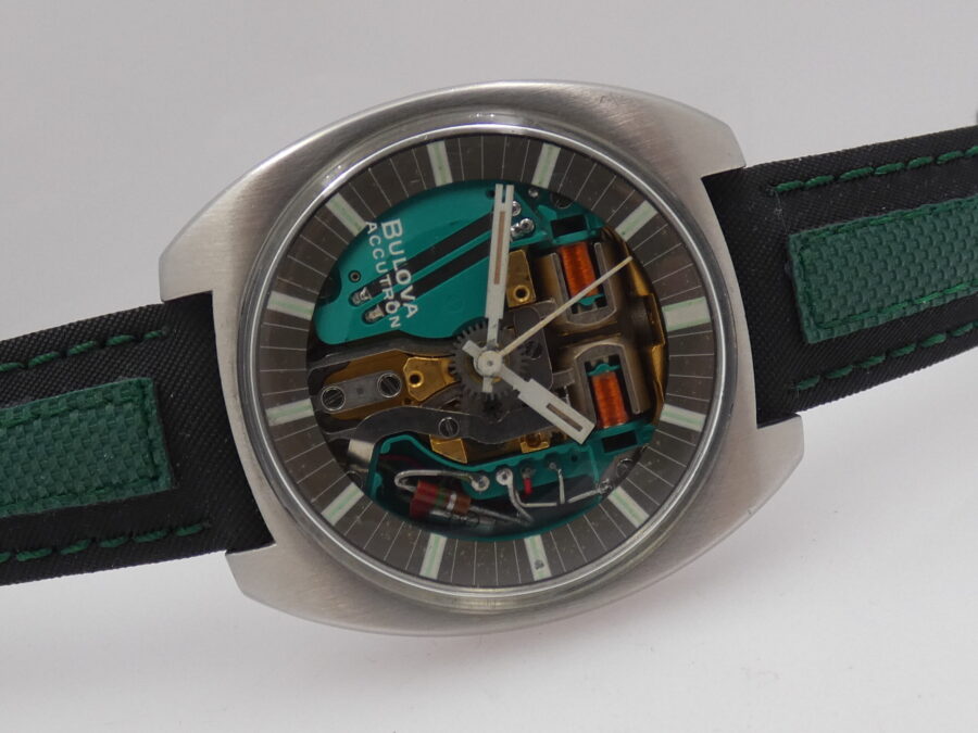 Bulova Accutron Spaceview Tonneau M9 38 mm Acciaio ANNI '70 - immagine 7