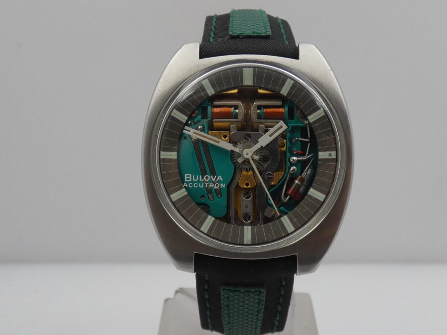 Bulova Accutron Spaceview Tonneau M9 38 mm Acciaio ANNI '70 - immagine 8