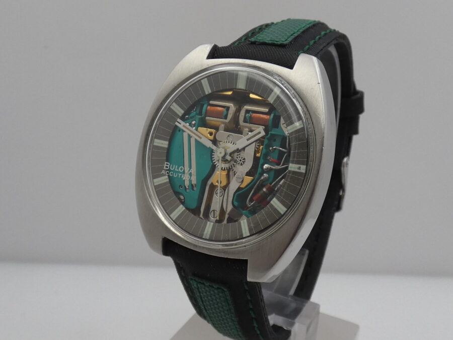 Bulova Accutron Spaceview Tonneau M9 38 mm Acciaio ANNI '70 - immagine 9
