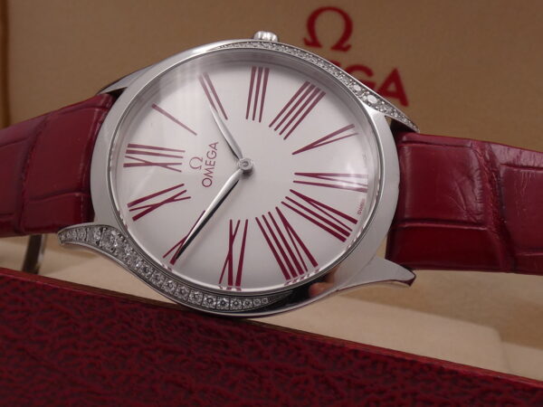 Omega De Ville Trésor 36 mm Diamonds Bezel Red Indexes Anno 2011 Ladies Watch