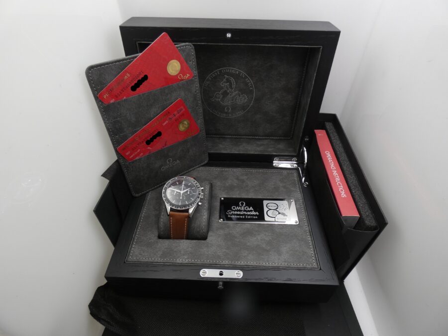 Omega Speedmaster Professional Moonwatch FOIS First Omega in Space BOX&PAPERS LIKE NEW Acciaio ANNO 2020 Manuale - immagine 12