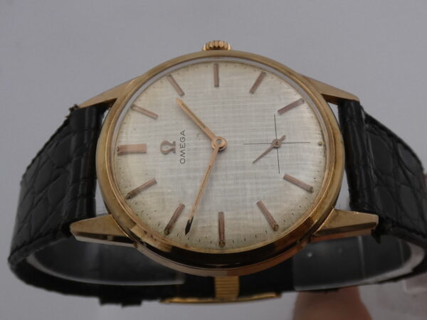 Omega 18 Kt Rose Gold G.F. WITH BOX Textured Dial Hand Winding Cal. 269 Anno 1962