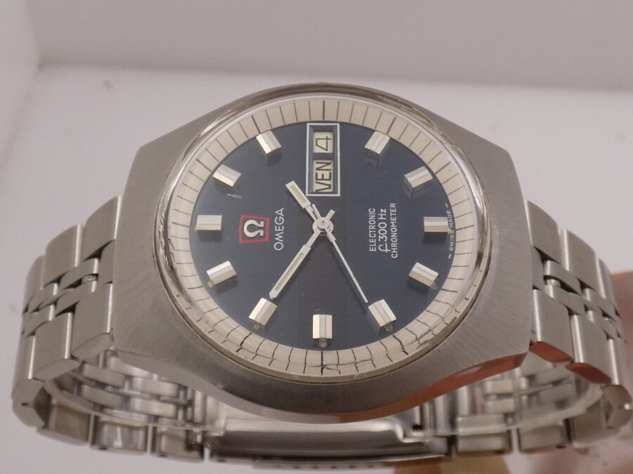 Omega Genève Electronic F300 Hz Diapason Chronometer Day-Date Oversize 40mm Acciaio Anno 1973