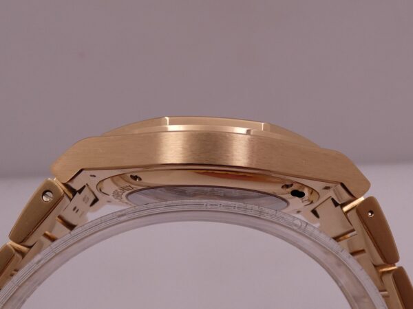 Untouched Girard Perregaux Laureato 38mm Automatic Oro Rosa 18Kt With PAPERS LIKE NEW Anno 2019 Never Polished