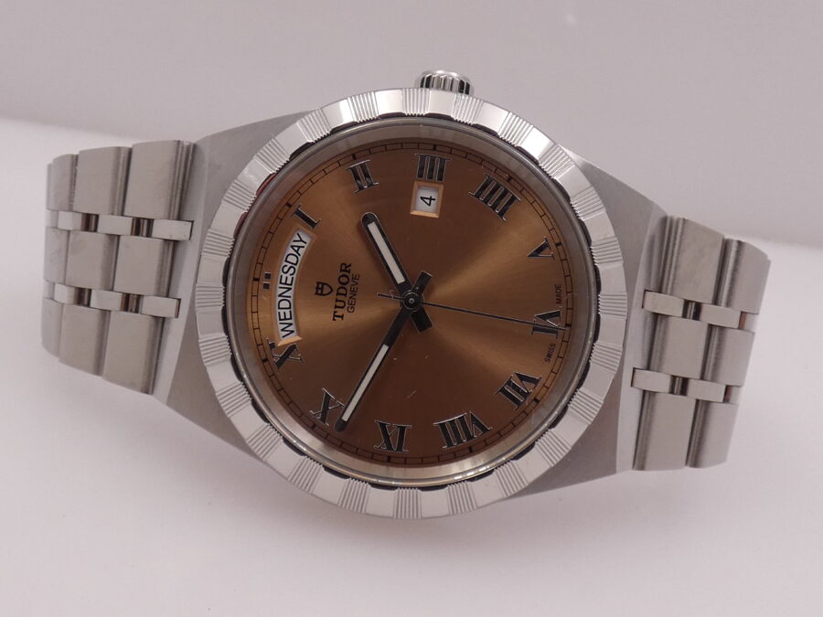 Tudor Royal Day-Date 28600 BOX&PAPERS Acciaio LIKE NEW Gennaio 2024 Automatico With Bracelet - immagine 5