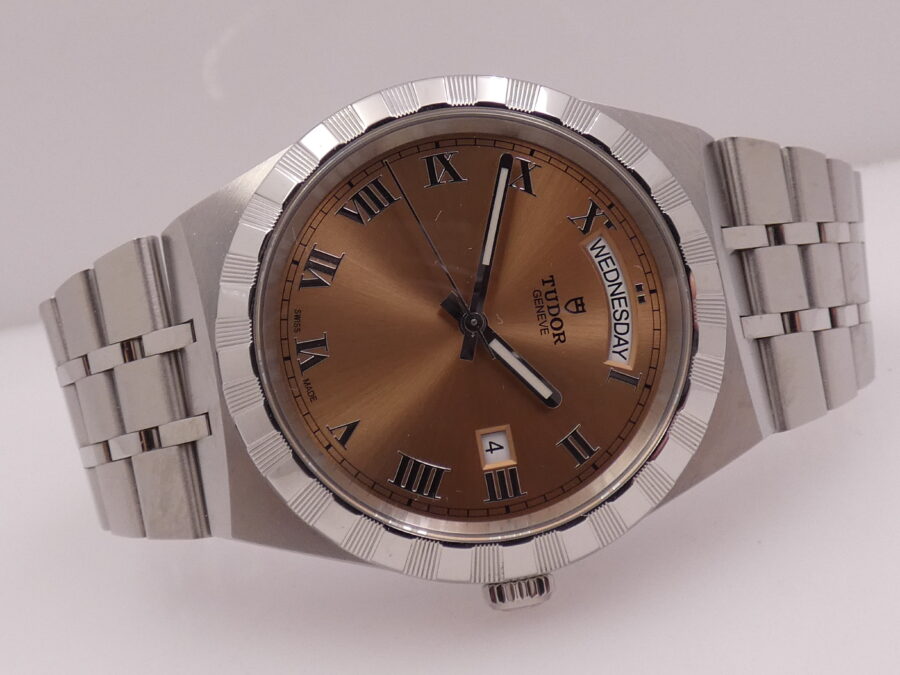 Tudor Royal Day-Date 28600 BOX&PAPERS Acciaio LIKE NEW Gennaio 2024 Automatico With Bracelet - immagine 7