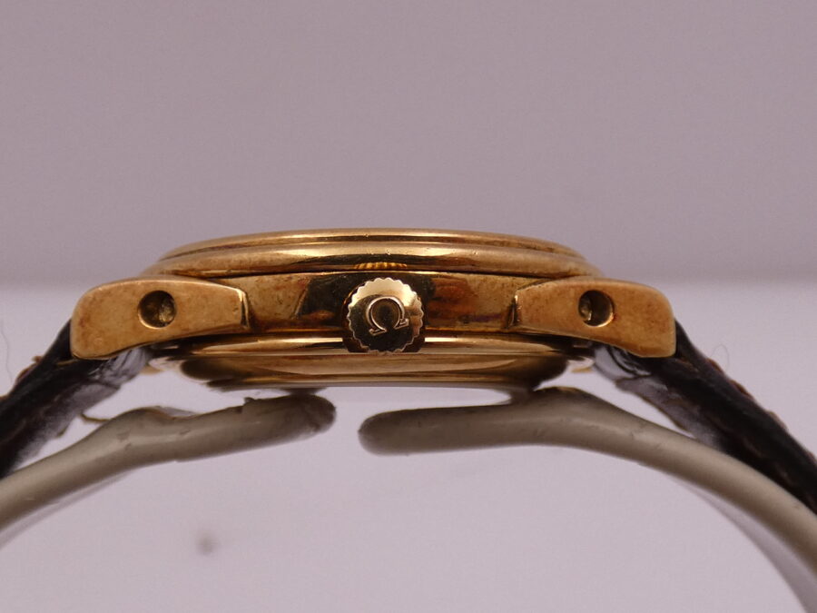 Omega Triple Date Moonphases Oro massiccio 18Kt Near N.O.S. ANNO 1985 Carica manuale Lady - immagine 15