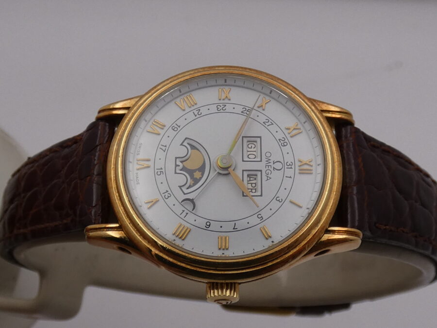 Omega Triple Date Moonphases Oro massiccio 18Kt Near N.O.S. ANNO 1985 Carica manuale Lady - immagine 3