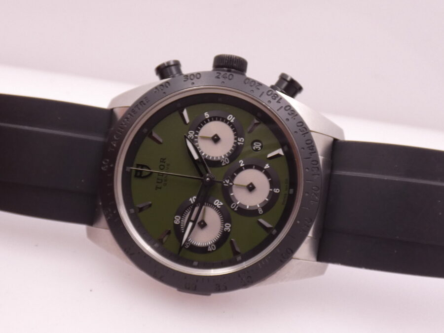 Cronografo Tudor Fastrider 42010N GREEN DIAL 42mm LIKE NEW With PAPERS Anno 2019 Automatico - immagine 5