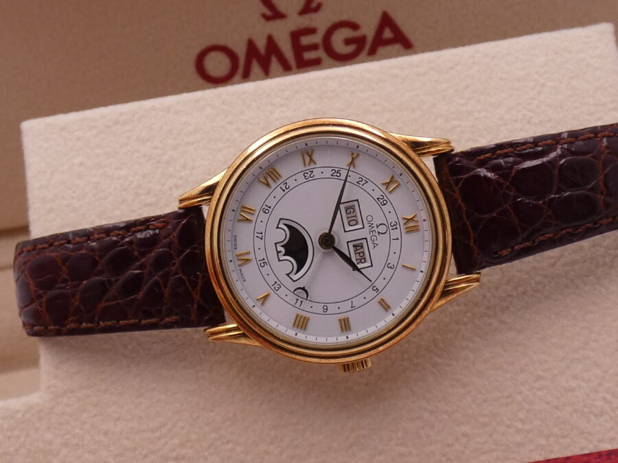 Omega Triple Date Moonphases Oro massiccio 18Kt Near N.O.S. ANNO 1985 Carica manuale Lady - immagine 6