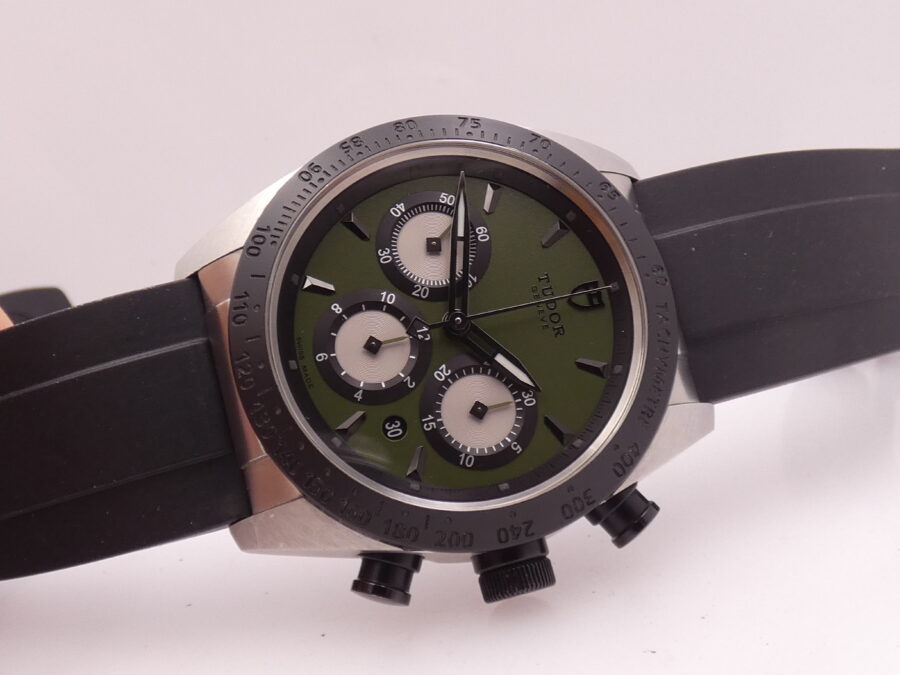 Cronografo Tudor Fastrider 42010N GREEN DIAL 42mm LIKE NEW With PAPERS Anno 2019 Automatico - immagine 7