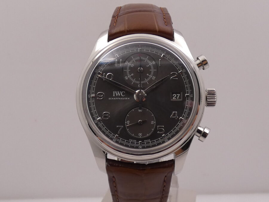 Cronografo IWC Portuguese Classico 42mm Automatico Acciaio Grey Dial IW390404 - immagine 8