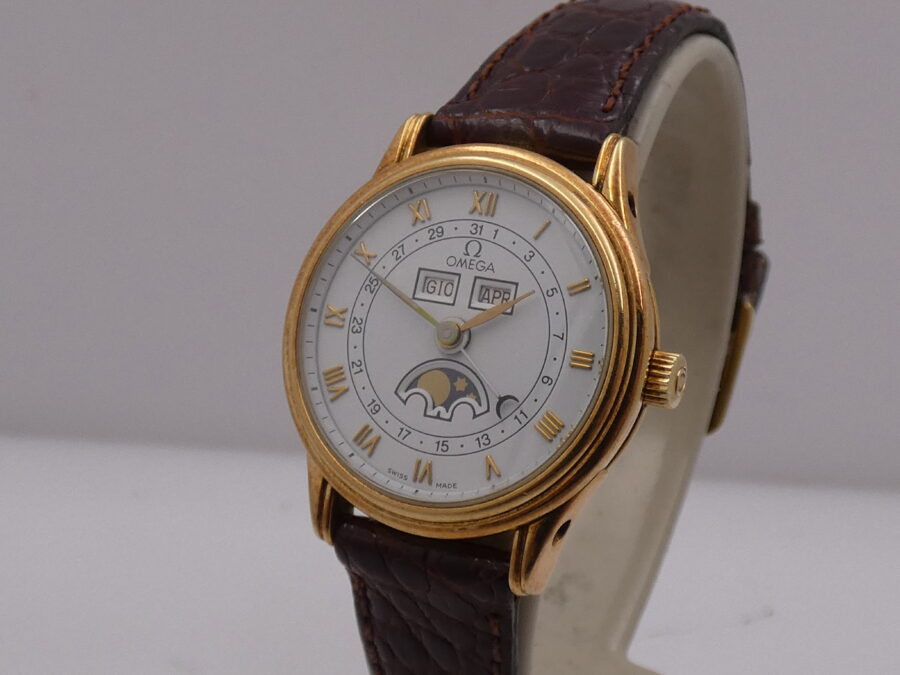 Omega Triple Date Moonphases Oro massiccio 18Kt Near N.O.S. ANNO 1985 Carica manuale Lady - immagine 8