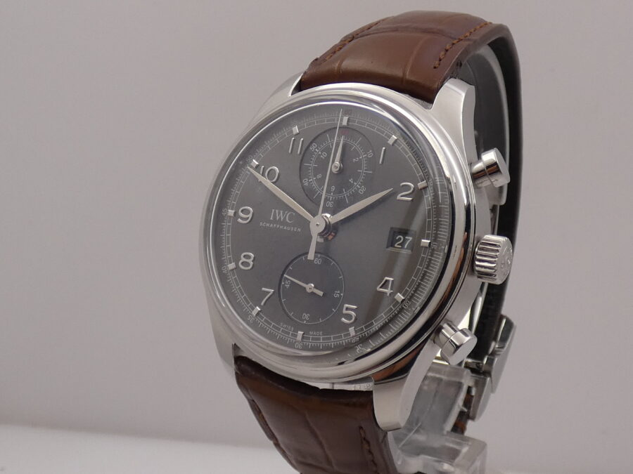 Cronografo IWC Portuguese Classico 42mm Automatico Acciaio Grey Dial IW390404 - immagine 9