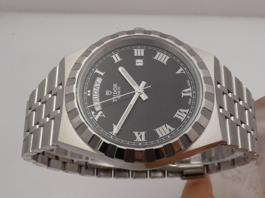 Tudor Royal Day-Date 28600 BOX&PAPERS Anno 2022 Automatico Lunetta Thunderbird Bracciale Jubille Acciaio