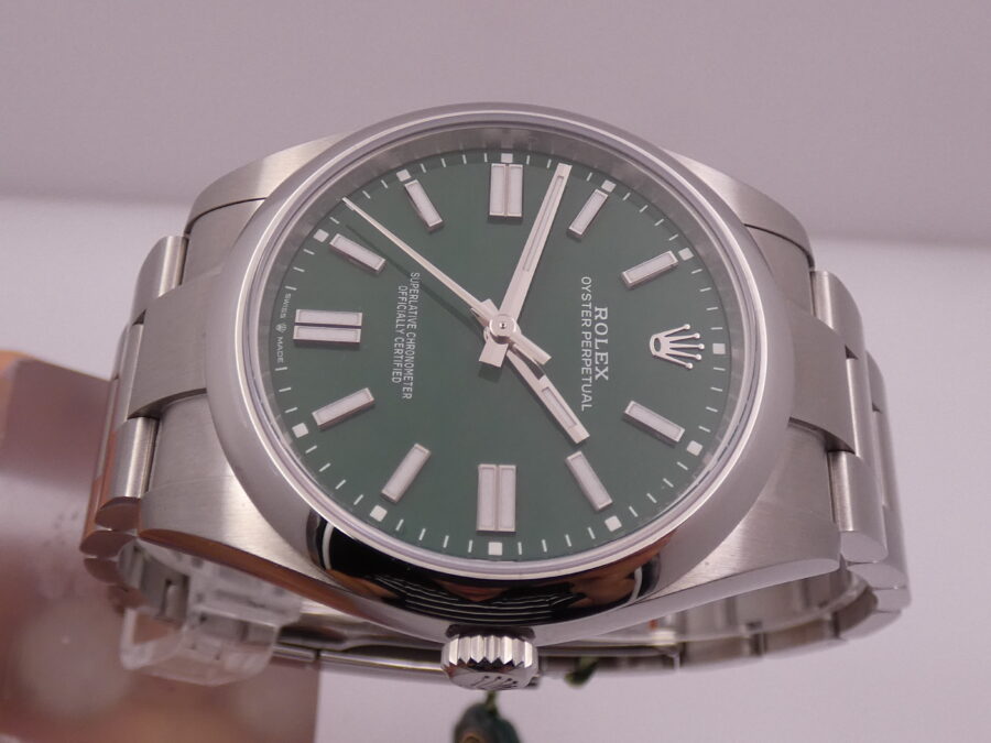 Rolex Oyster Perpetual 41 124300 GREEN NEW Anno 2025 Full Set Italia NEW BOX Automatico Mai indossato - immagine 4