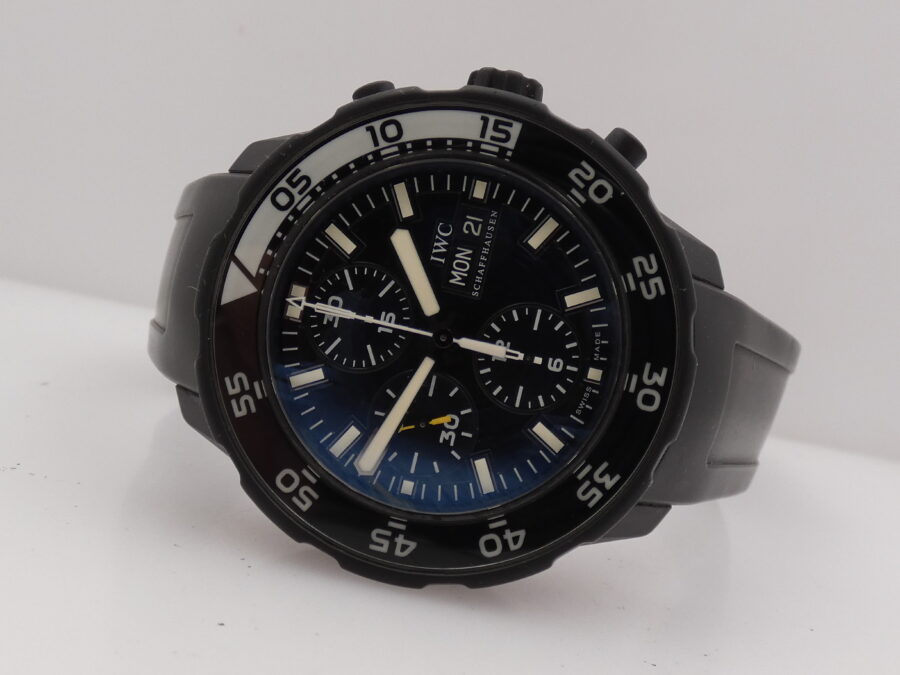 Cronografo IWC Aquatimer Galapagos Island 44mm 3767 Black PVD Automatico Day-Date v Tributo alla Fondazione Charles Darwin - immagine 5