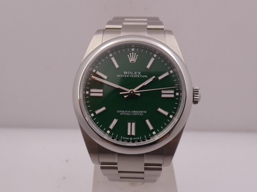 Rolex Oyster Perpetual 41 124300 GREEN NEW Anno 2025 Full Set Italia NEW BOX Automatico Mai indossato - immagine 7