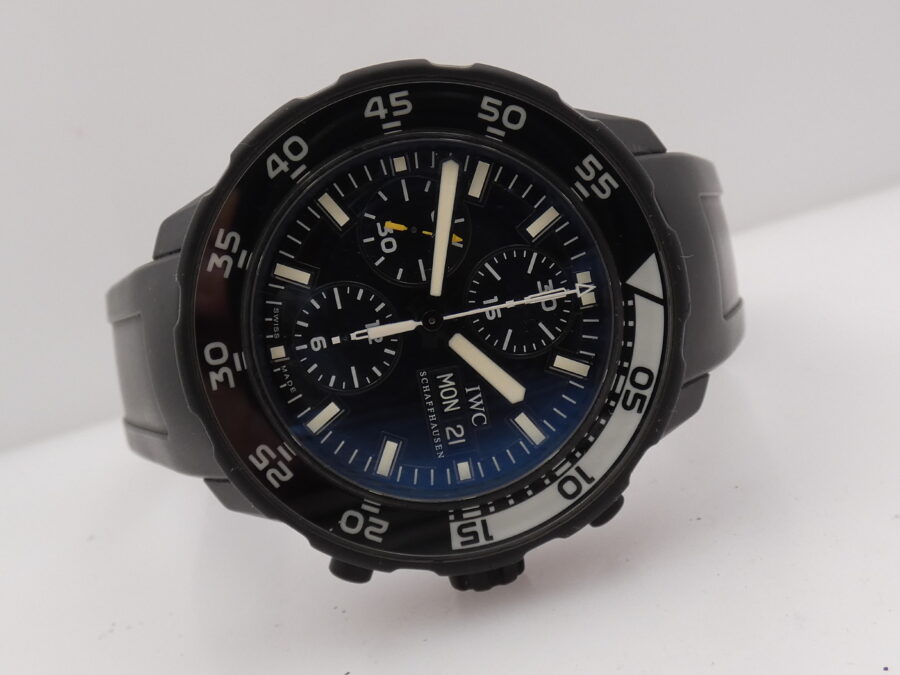 Cronografo IWC Aquatimer Galapagos Island 44mm 3767 Black PVD Automatico Day-Date v Tributo alla Fondazione Charles Darwin - immagine 7