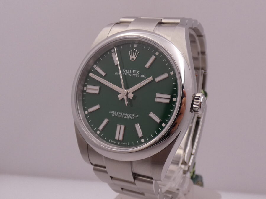 Rolex Oyster Perpetual 41 124300 GREEN NEW Anno 2025 Full Set Italia NEW BOX Automatico Mai indossato - immagine 8