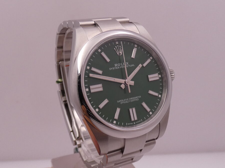 Rolex Oyster Perpetual 41 124300 GREEN NEW Anno 2025 Full Set Italia NEW BOX Automatico Mai indossato - immagine 9