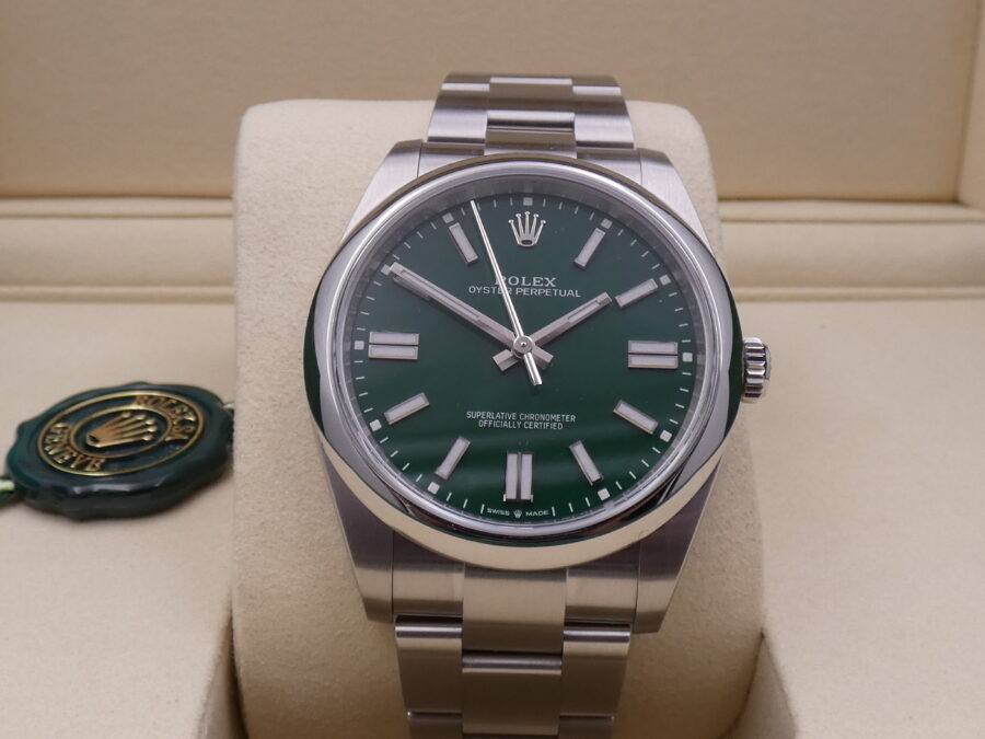 Rolex Oyster Perpetual 41 124300 GREEN NEW Anno 2025 Full Set Italia NEW BOX Automatico Mai indossato - immagine 10