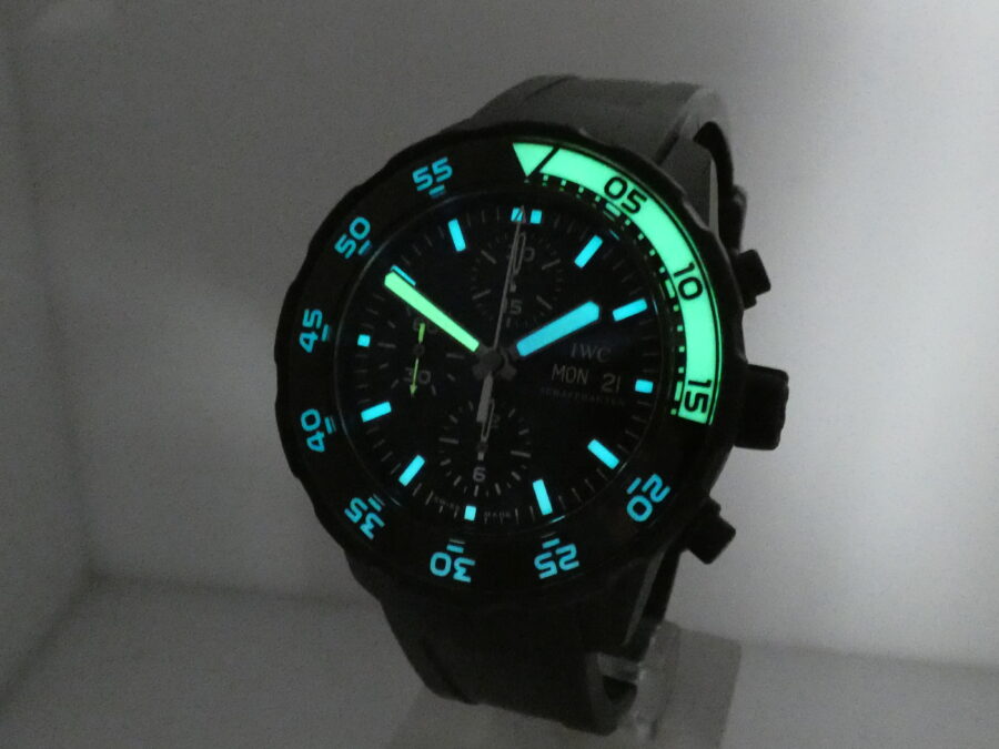 Cronografo IWC Aquatimer Galapagos Island 44mm 3767 Black PVD Automatico Day-Date v Tributo alla Fondazione Charles Darwin - immagine 10