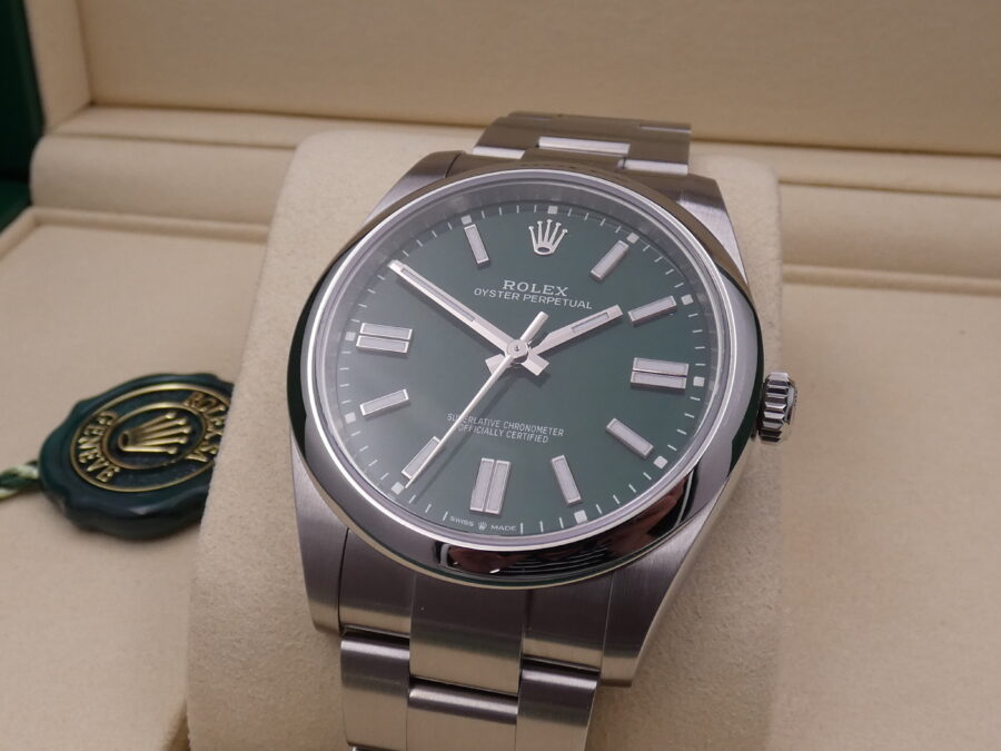 Rolex Oyster Perpetual 41 124300 GREEN NEW Anno 2025 Full Set Italia NEW BOX Automatico Mai indossato - immagine 11