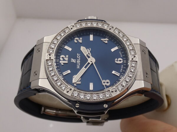 Hublot Big Bang 38 mm Blue Diamonds 1.37ct. Acciaio 361.SX.7170.LR.1204 For Ladies Wonderful Watch