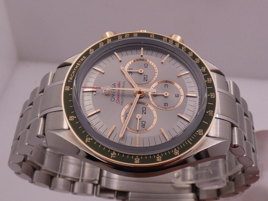 Cronografo Omega Speedmaster Tokyo 2020 LIKE NEW Oro Sedna 18Kt & Acciaio GREEN BEZEL With BOX Olympic Collection Edizione Limitata 2020pz