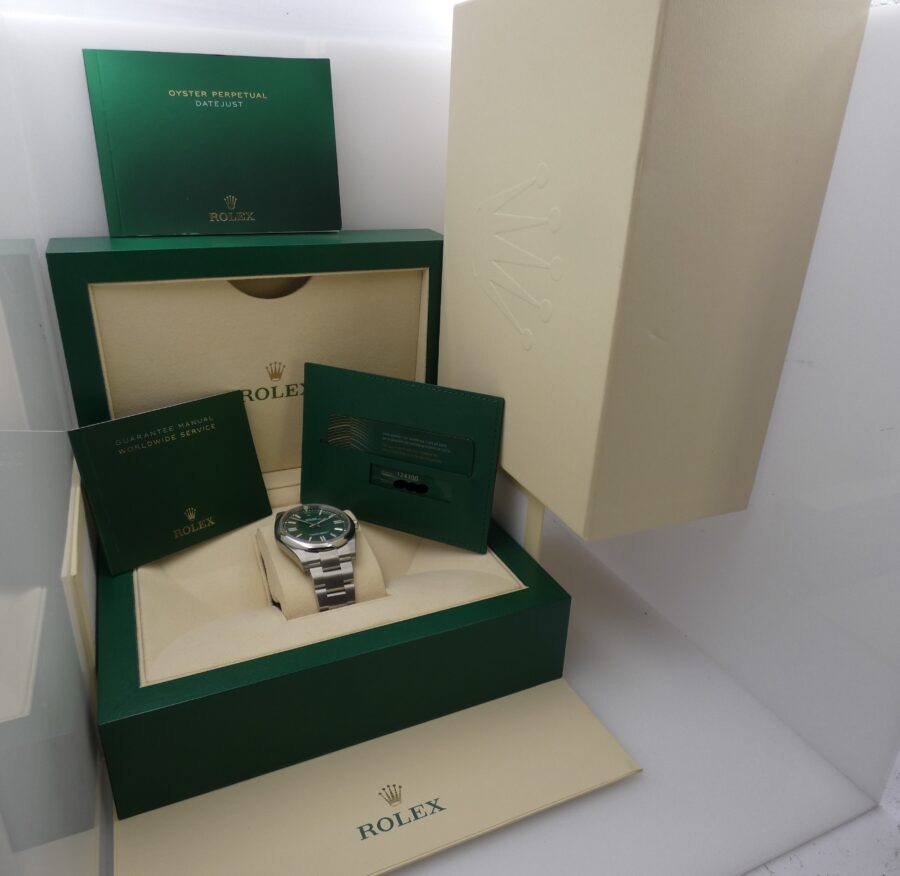 Rolex Oyster Perpetual 41 124300 GREEN FULL STICKERED Anno 2021 BOX&PAPERS Automatico Acciaio - immagine 12