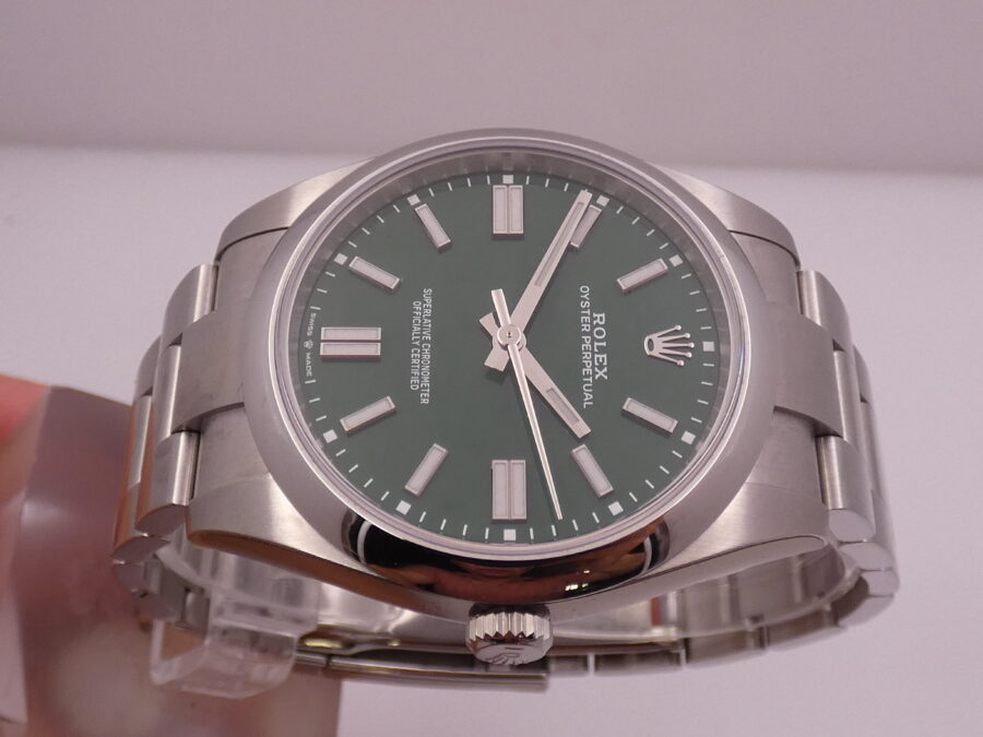 Rolex Oyster Perpetual 41 124300 GREEN FULL STICKERED Anno 2021 BOX&PAPERS Automatico Acciaio - immagine 3