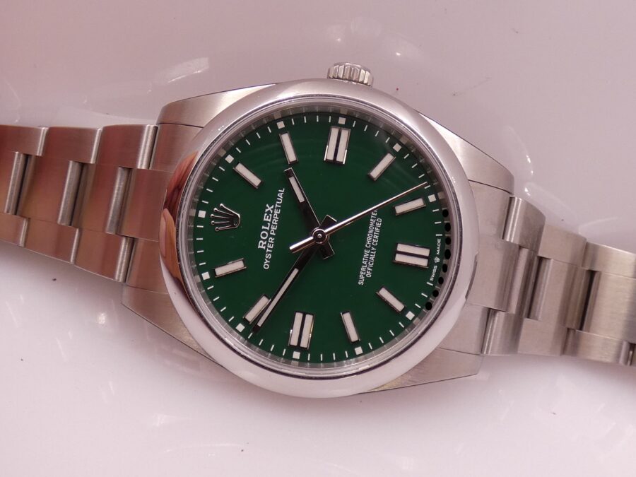 Rolex Oyster Perpetual 41 124300 GREEN FULL STICKERED Anno 2021 BOX&PAPERS Automatico Acciaio - immagine 5