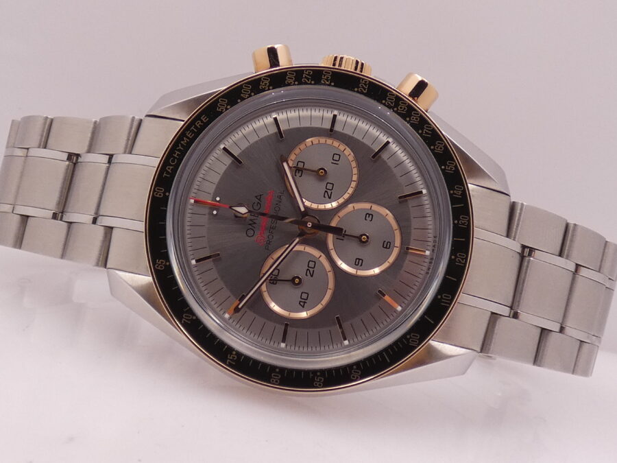 Cronografo Omega Speedmaster Tokyo 2020 LIKE NEW Oro Sedna 18Kt & Acciaio GREEN BEZEL With BOX Olympic Collection Edizione Limitata 2020pz - immagine 5