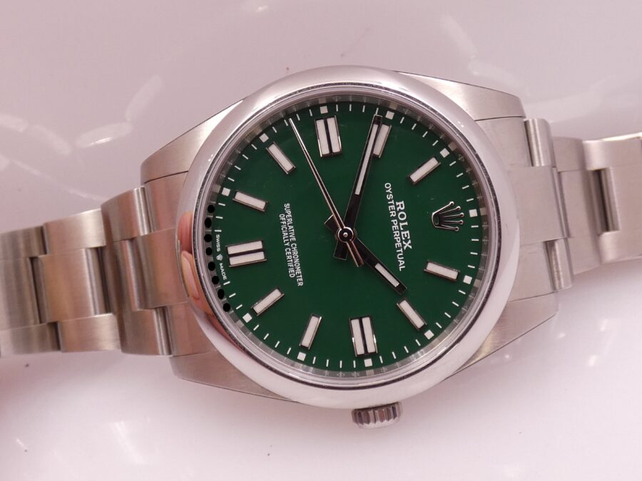 Rolex Oyster Perpetual 41 124300 GREEN FULL STICKERED Anno 2021 BOX&PAPERS Automatico Acciaio - immagine 7