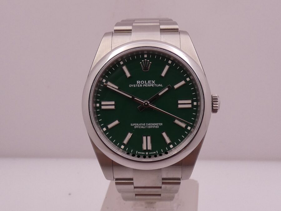 Rolex Oyster Perpetual 41 124300 GREEN FULL STICKERED Anno 2021 BOX&PAPERS Automatico Acciaio - immagine 8