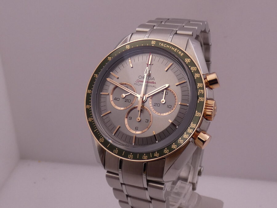 Cronografo Omega Speedmaster Tokyo 2020 LIKE NEW Oro Sedna 18Kt & Acciaio GREEN BEZEL With BOX Olympic Collection Edizione Limitata 2020pz - immagine 8