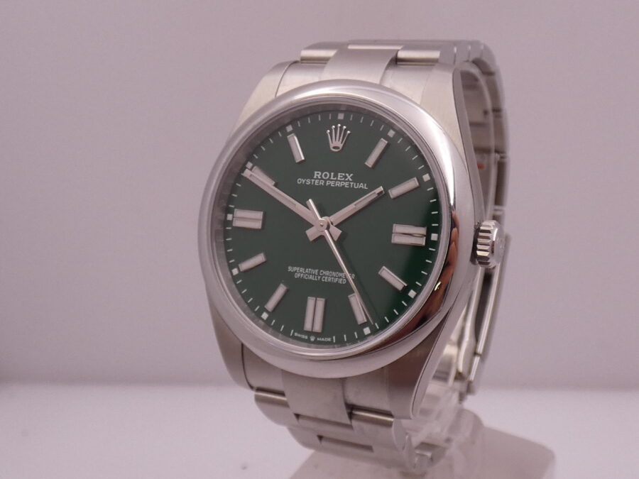 Rolex Oyster Perpetual 41 124300 GREEN FULL STICKERED Anno 2021 BOX&PAPERS Automatico Acciaio - immagine 9
