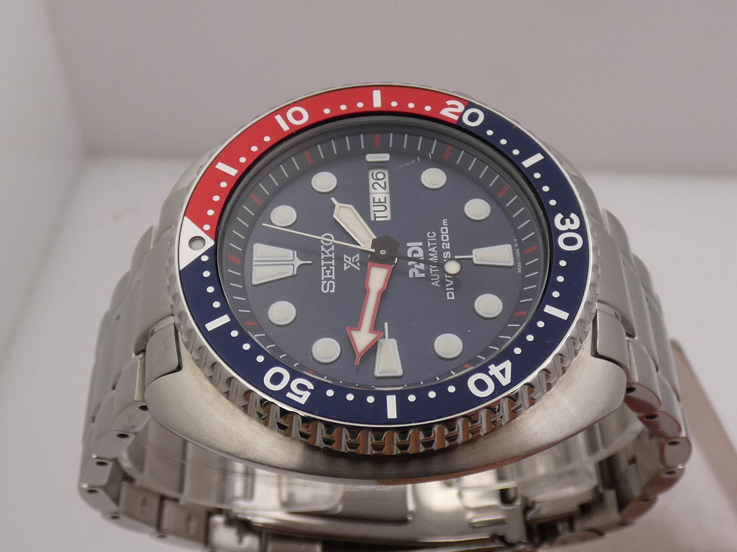 Seiko Prospex PADI Turtle Automatic Day-Date BOX&PAPERS Pepsi Bezel Anno 2024 Edizione Speciale