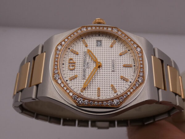 Girard Perregaux Laureato 34 Diamonds Bezel 0.82ct Acciaio & Oro Rosa 18Kt With PAPERS YEAR 2017 TOP CONDITION 56 Factory Diamonds FOR Ladies Ref. 80189D56A132-56A