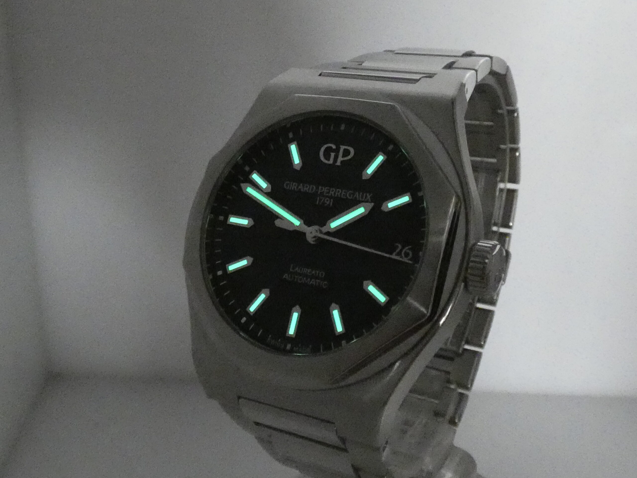 Girard Perregaux Laureato 81010 WITH PAPERS Anno 2021 TOP CONDITION Guillochè Blue Dial Automatico Acciaio - immagine 12