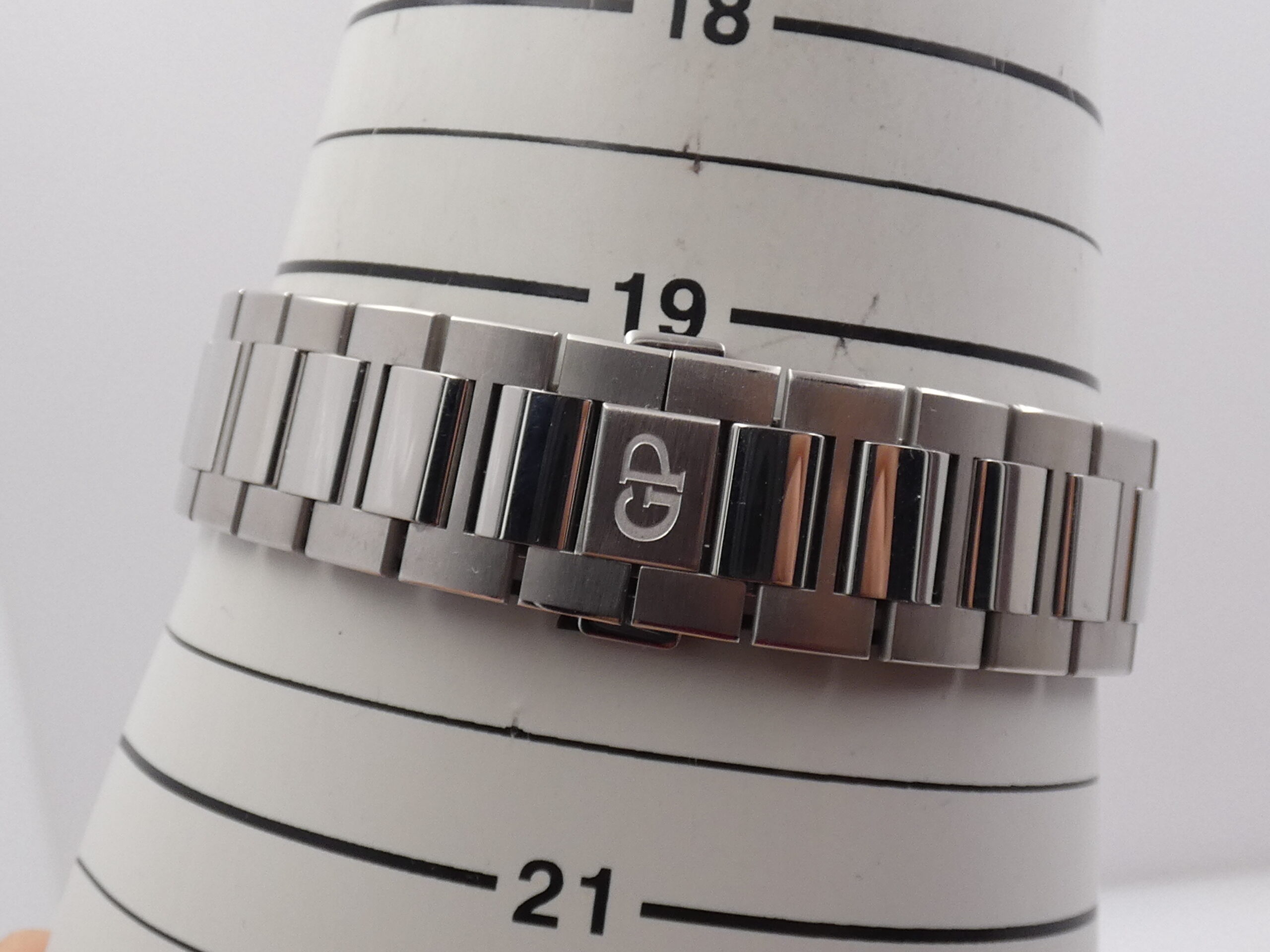 Girard Perregaux Laureato 81010 WITH PAPERS Anno 2021 TOP CONDITION Guillochè Blue Dial Automatico Acciaio - immagine 15