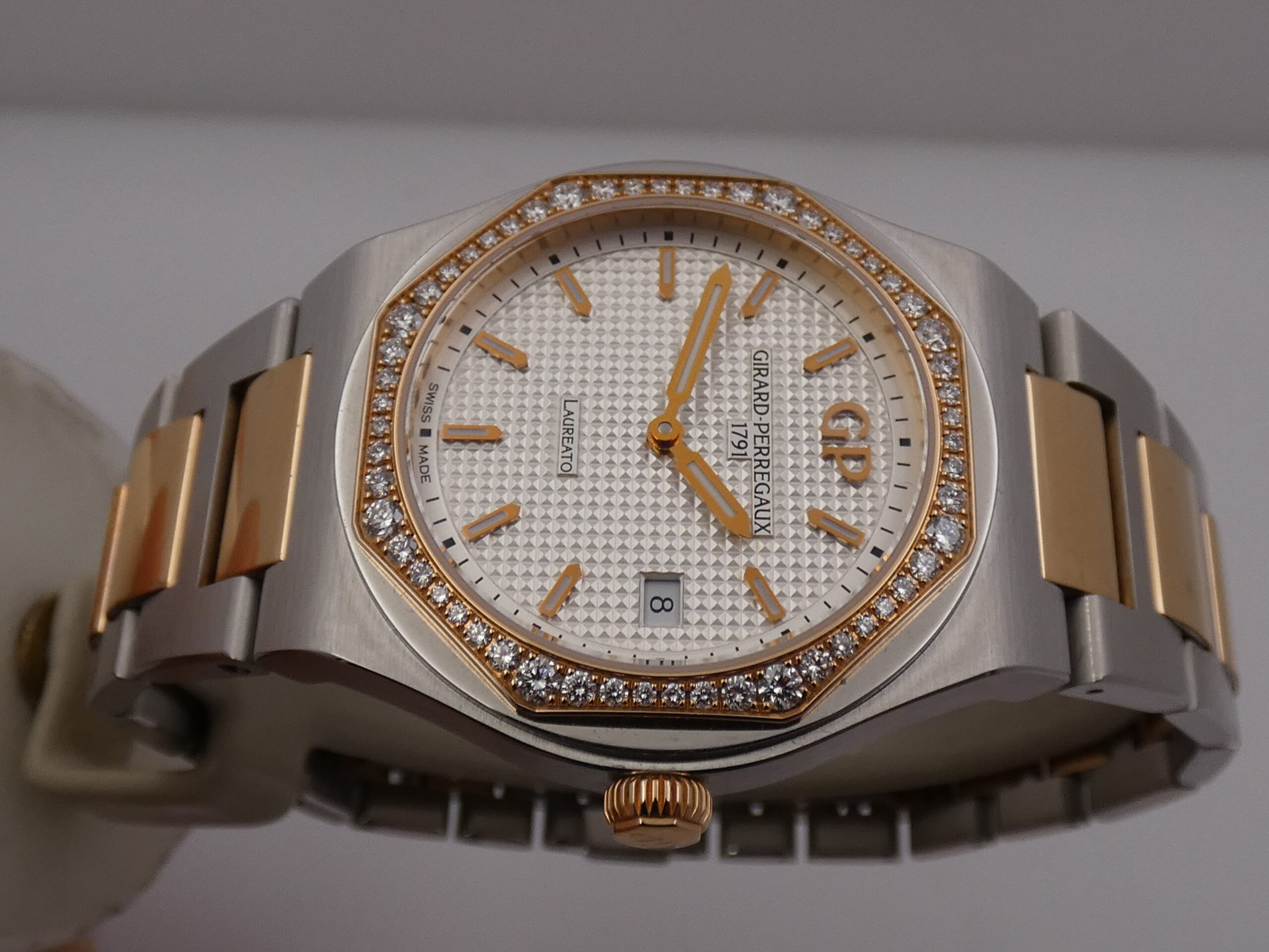 Girard Perregaux Laureato 34 Diamonds Bezel 0.82ct Acciaio & Oro Rosa 18Kt With PAPERS YEAR 2017 TOP CONDITION 56 Factory Diamonds FOR Ladies Ref. 80189D56A132-56A - immagine 3