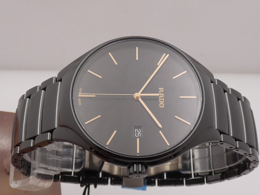 Rado True NEW BOX PAPERS & STICKERS Ceramica & Titanio Anno 2025 Mai Indossato Ref. R27238162 - immagine 4
