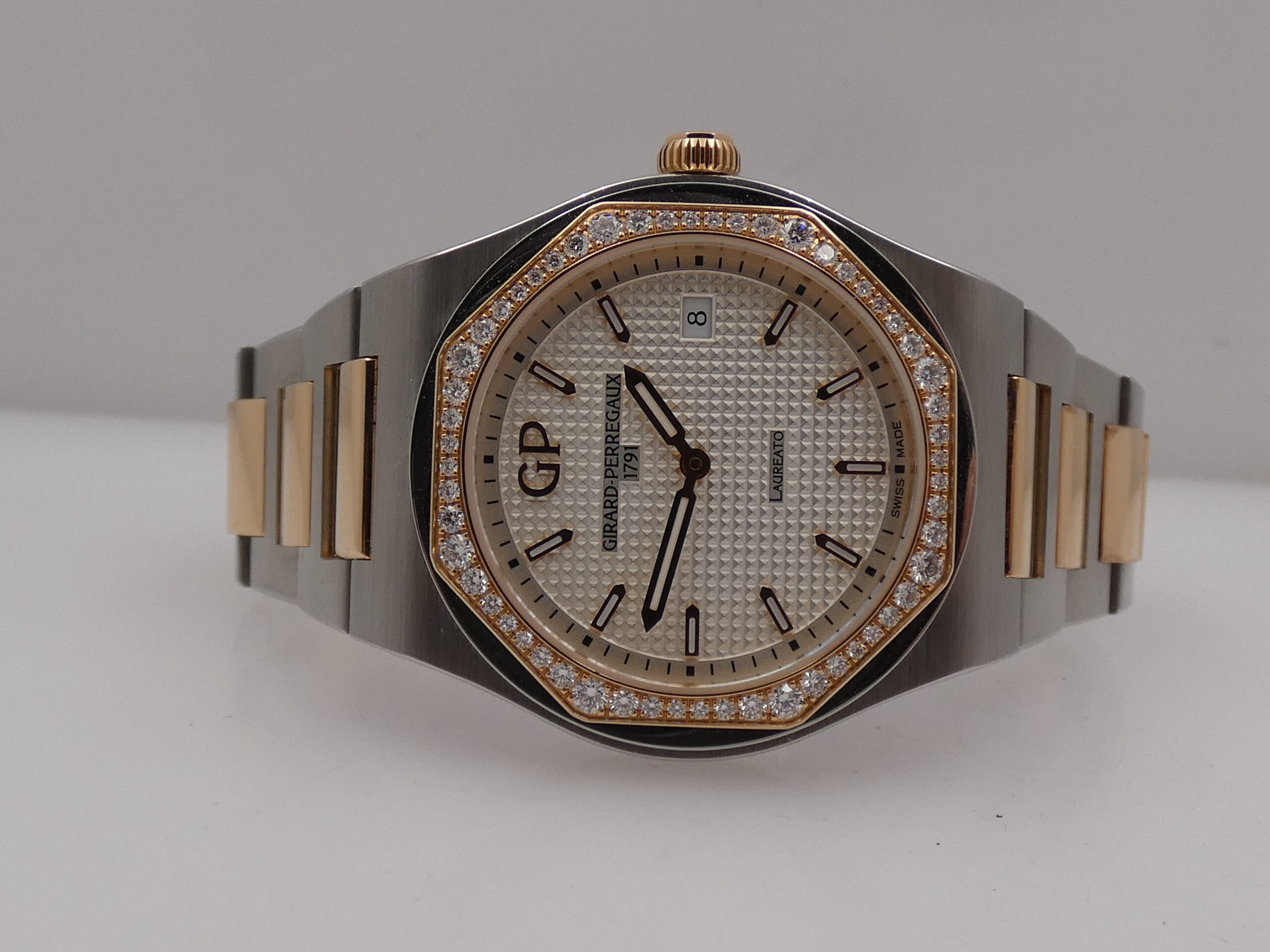 Girard Perregaux Laureato 34 Diamonds Bezel 0.82ct Acciaio & Oro Rosa 18Kt With PAPERS YEAR 2017 TOP CONDITION 56 Factory Diamonds FOR Ladies Ref. 80189D56A132-56A - immagine 4