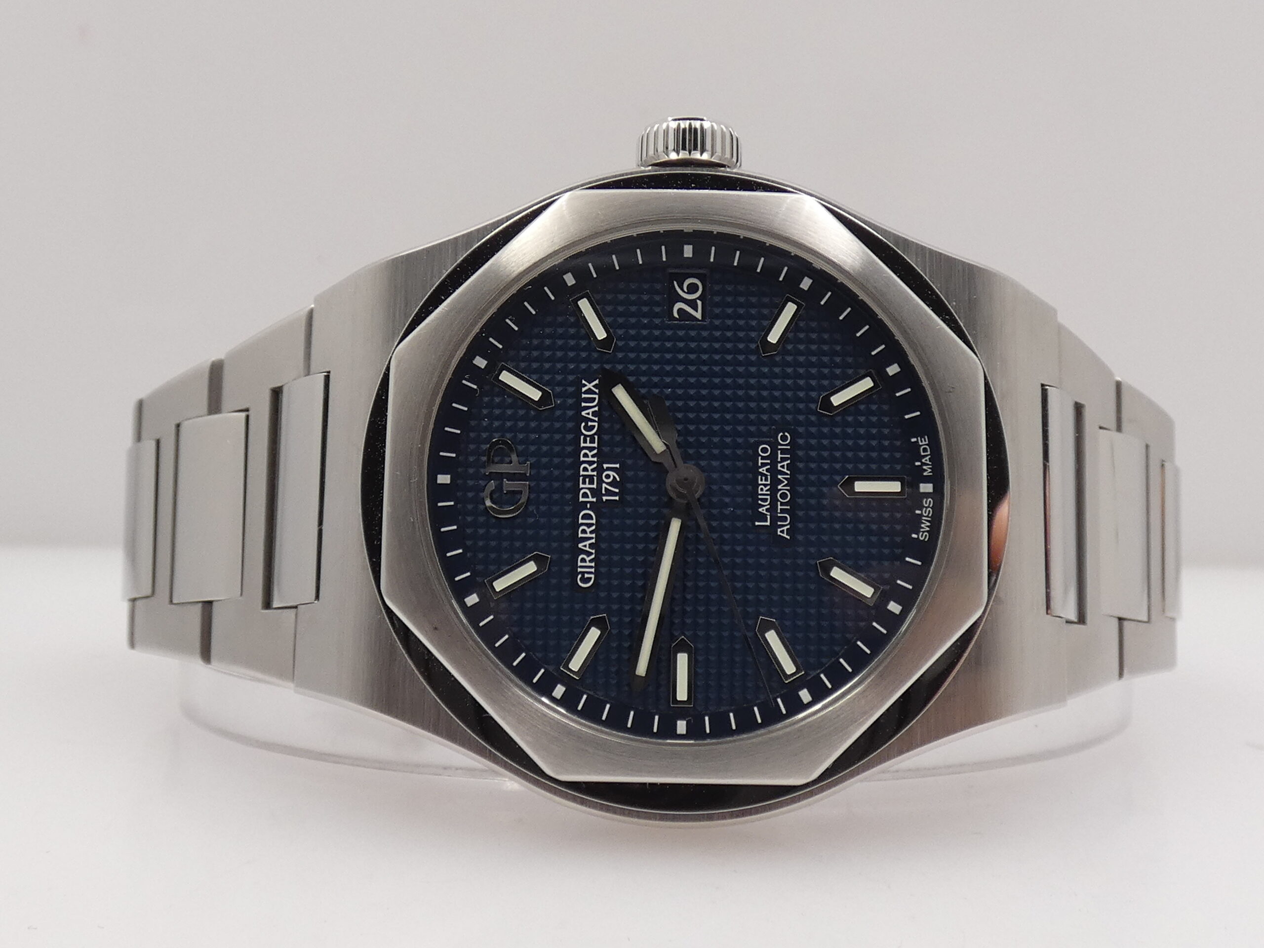 Girard Perregaux Laureato 81010 WITH PAPERS Anno 2021 TOP CONDITION Guillochè Blue Dial Automatico Acciaio - immagine 5