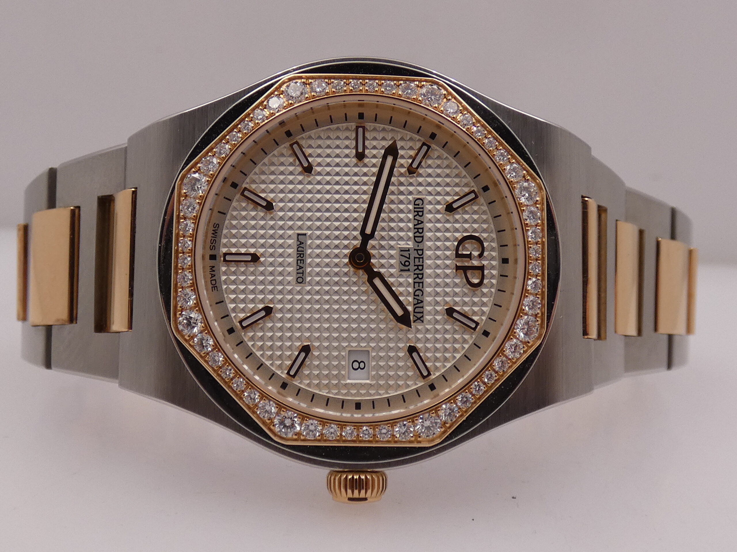 Girard Perregaux Laureato 34 Diamonds Bezel 0.82ct Acciaio & Oro Rosa 18Kt With PAPERS YEAR 2017 TOP CONDITION 56 Factory Diamonds FOR Ladies Ref. 80189D56A132-56A - immagine 6