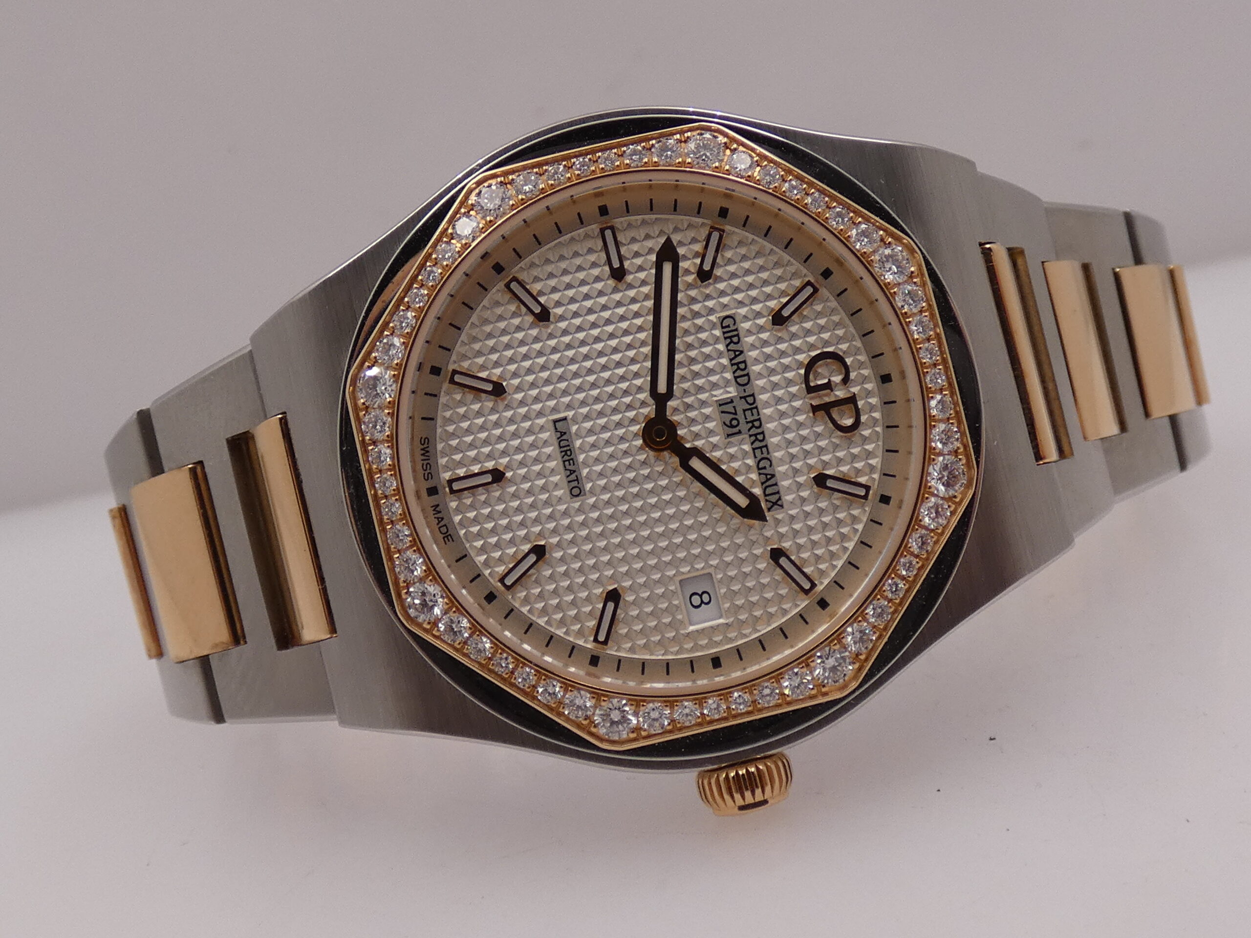 Girard Perregaux Laureato 34 Diamonds Bezel 0.82ct Acciaio & Oro Rosa 18Kt With PAPERS YEAR 2017 TOP CONDITION 56 Factory Diamonds FOR Ladies Ref. 80189D56A132-56A - immagine 7