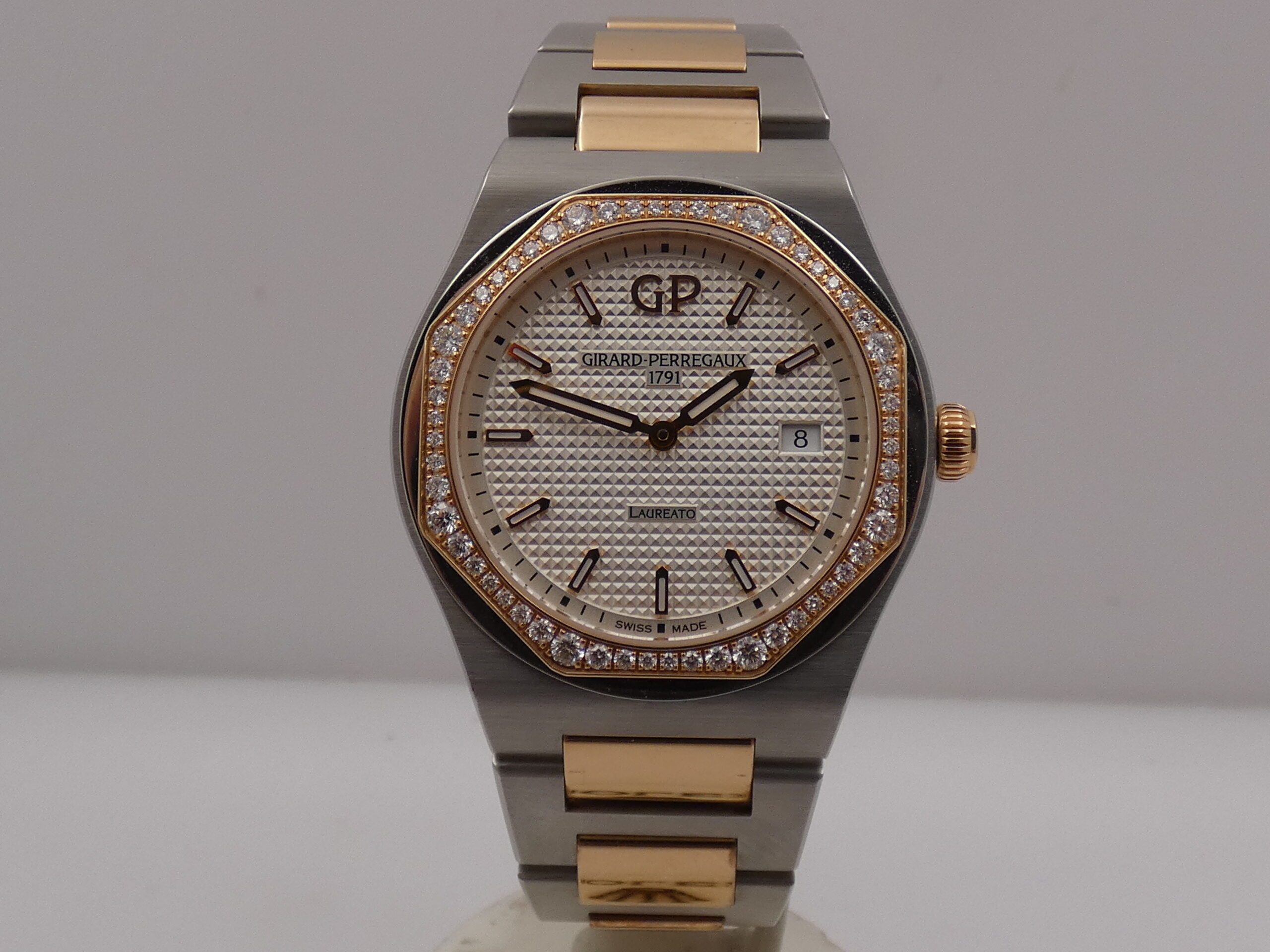 Girard Perregaux Laureato 34 Diamonds Bezel 0.82ct Acciaio & Oro Rosa 18Kt With PAPERS YEAR 2017 TOP CONDITION 56 Factory Diamonds FOR Ladies Ref. 80189D56A132-56A - immagine 8